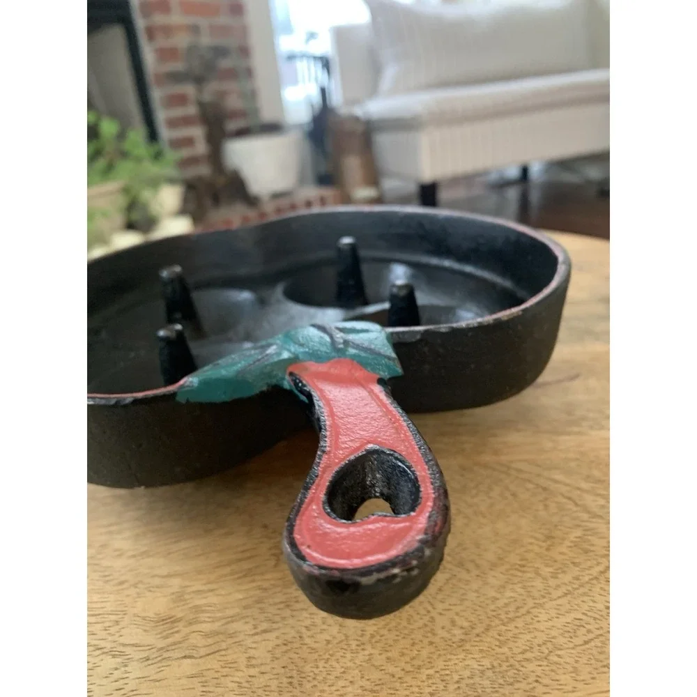 Vintage Cast Iron Apple Shaped Apple Baker Baking Pan‎ Skillet Bakeware